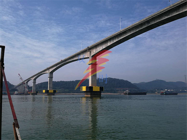 桥墩防撞浮箱